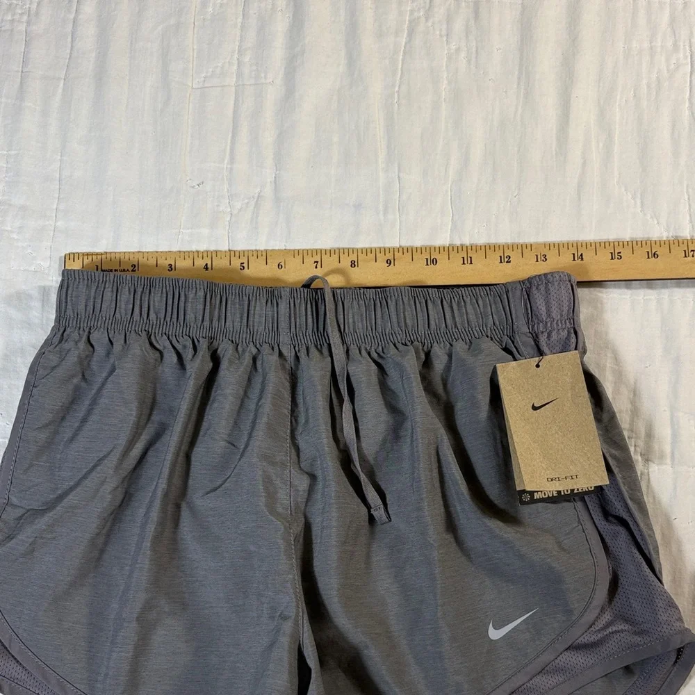 Nike Women’s Dri-FIT Tempo Brief-Lined Running Shorts Gray Heather Size‎ Medium